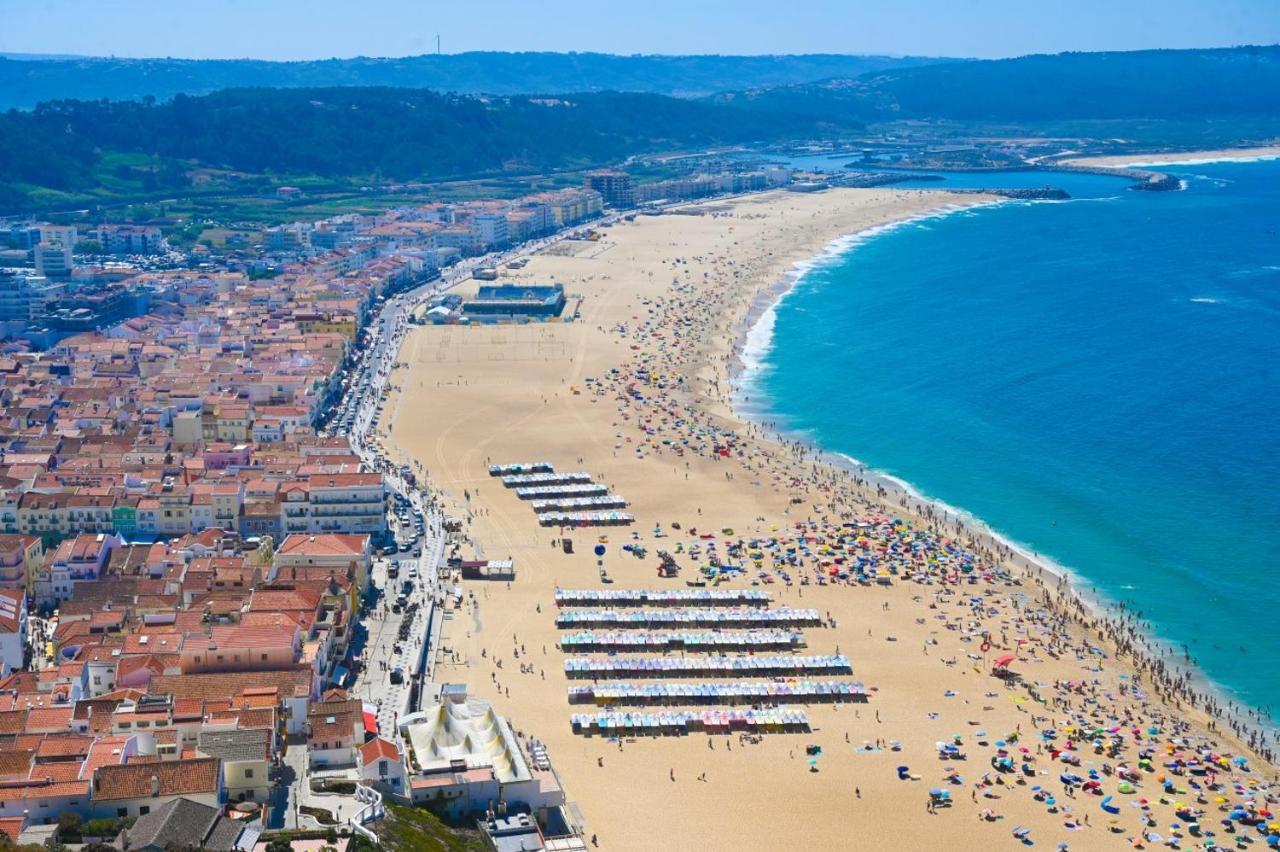 Beachfront Apartment Nazare Bagian luar foto